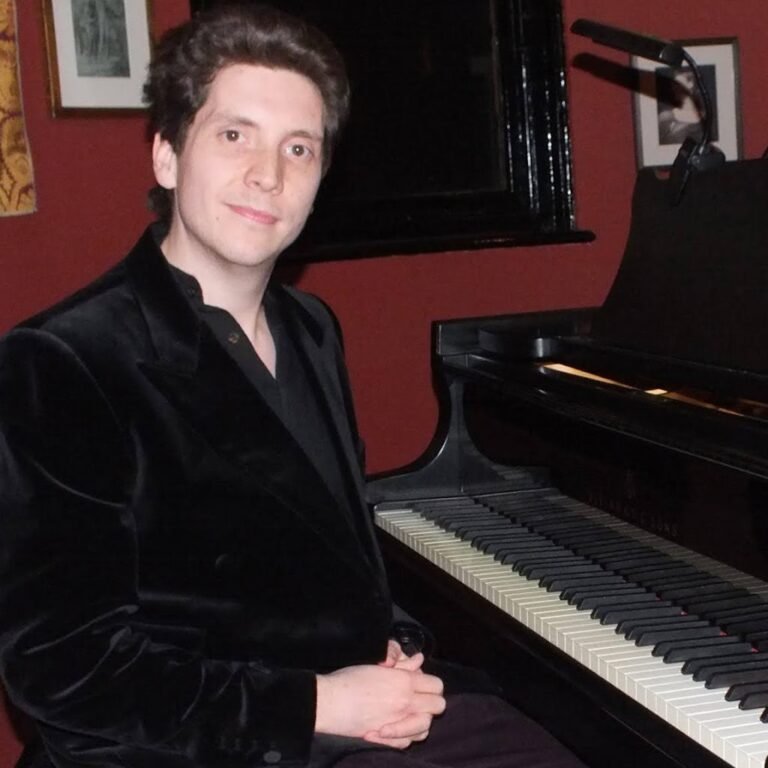 Piano lessons & Keyboard lessons by Jonathan Newby BMus (Hons), LRSM, DipABRSM
